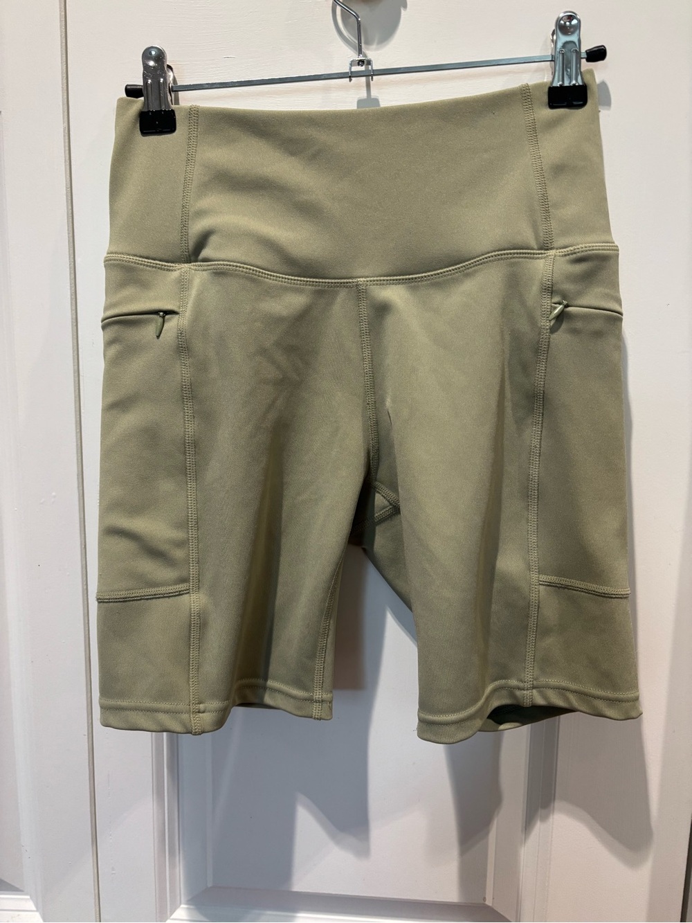 High-Waist Olive Active Bike Shorts with Side Pockets